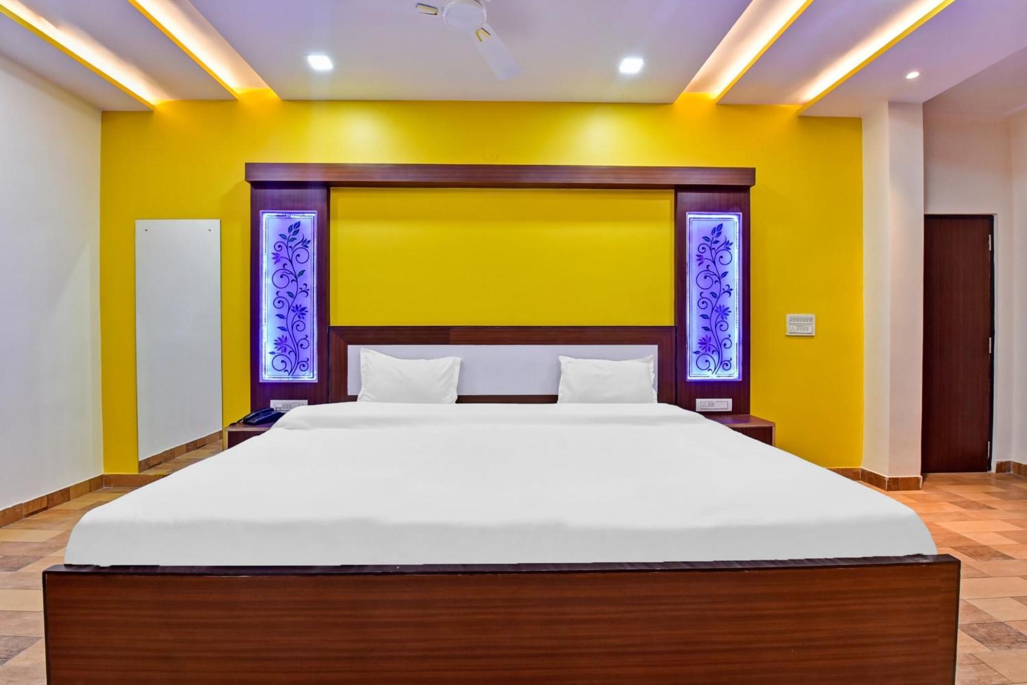 Hotel O Panther 3*
